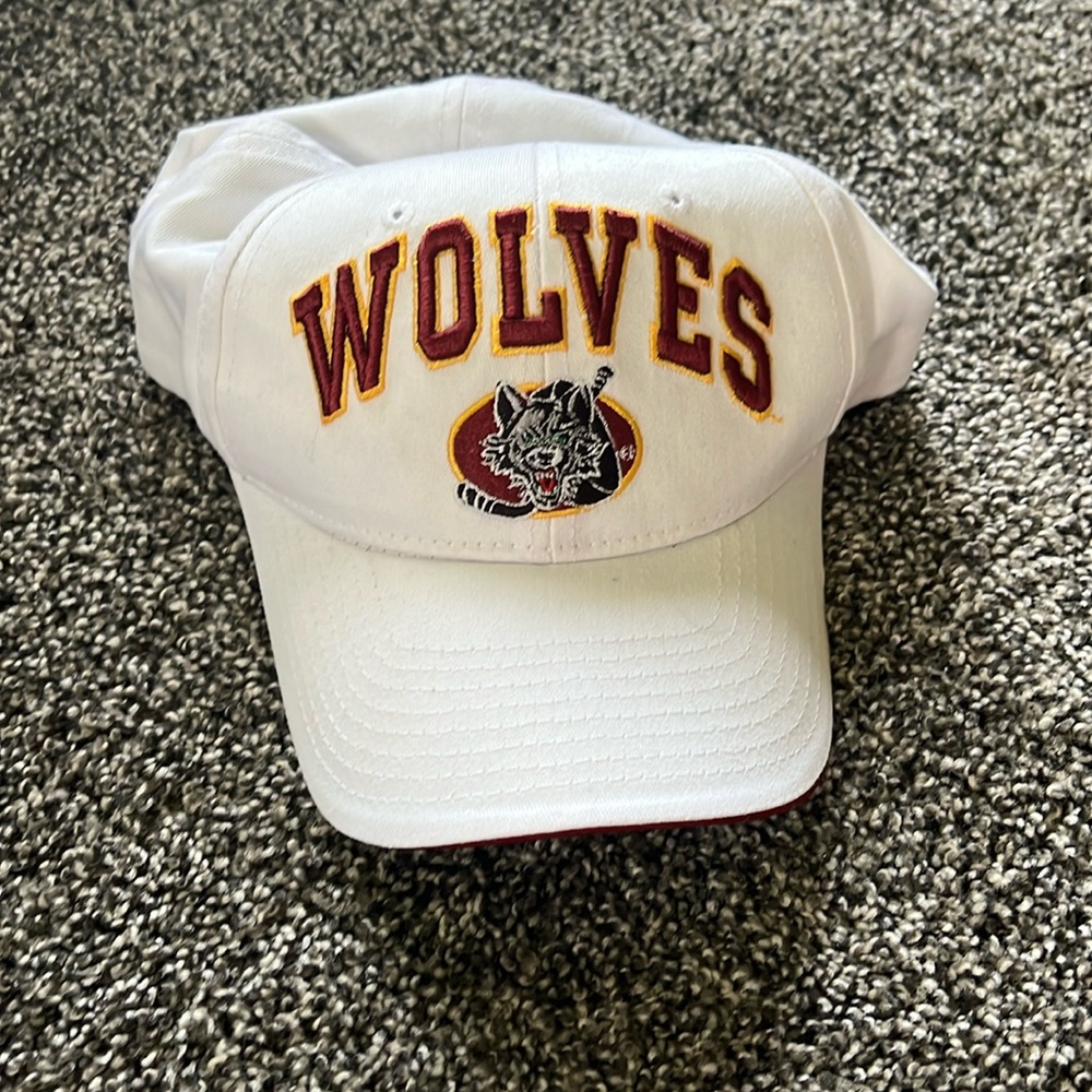 Wolves hat